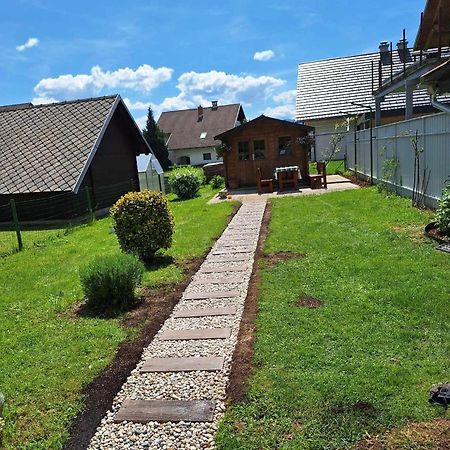 Apartma Juli Zirovnica Luaran gambar