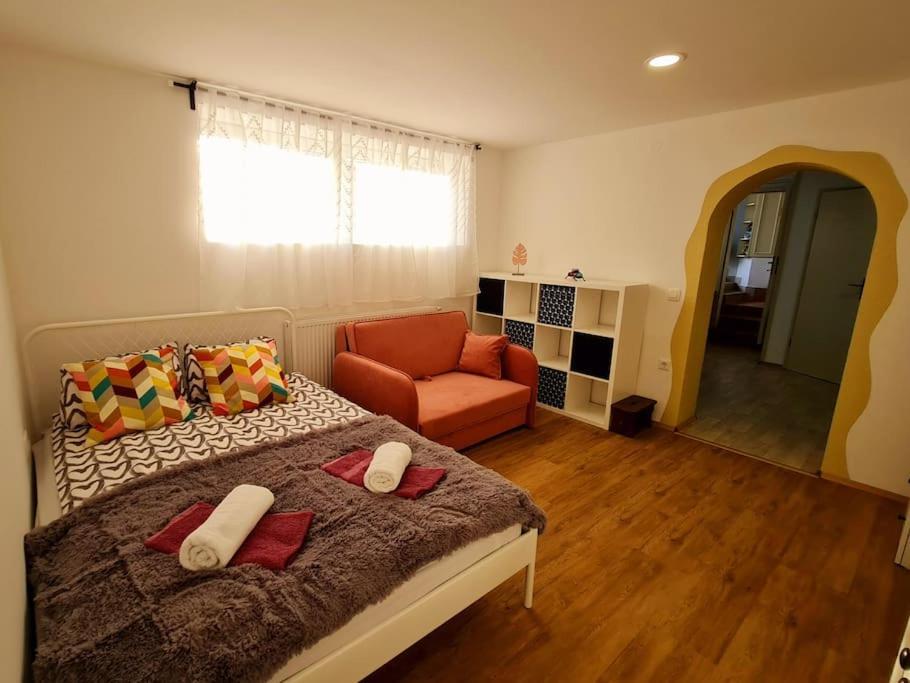 Apartma Juli Zirovnica Luaran gambar
